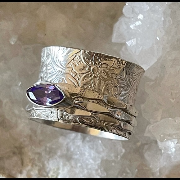 🌟 Amethyst Sterling Silver Spinner Ring - Picture 2 of 10